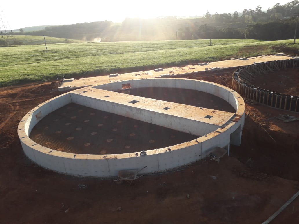 Fundação circular de silo com laje e canaletas